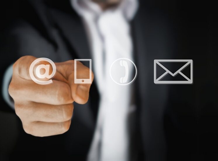 contact-us-4193637_960_720